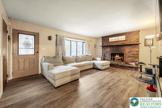 159 Summit Avenue, Coolbaugh Twp, PA 18346