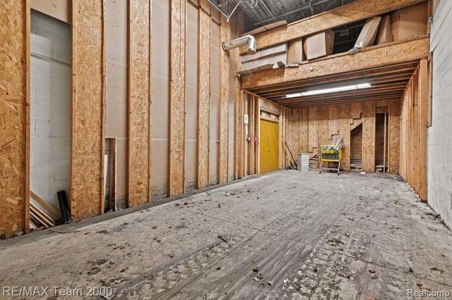 26110 Michigan Avenue, Inkster, MI 48141