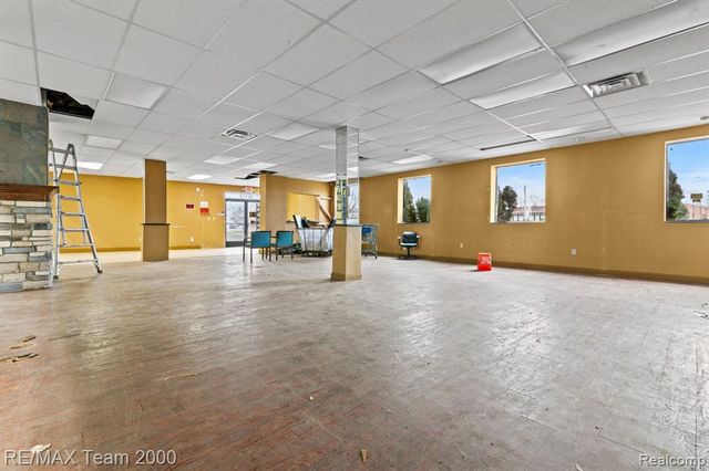 26110 Michigan Avenue, Inkster, MI 48141