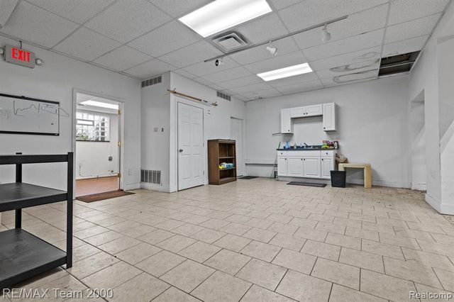 26110 Michigan Avenue, Inkster, MI 48141