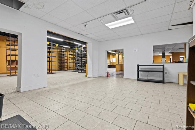 26110 Michigan Avenue, Inkster, MI 48141