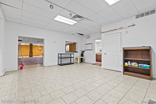 26110 Michigan Avenue, Inkster, MI 48141