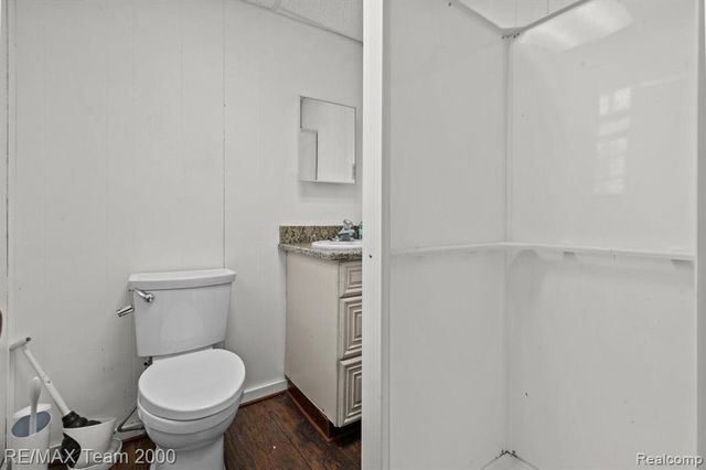 26110 Michigan Avenue, Inkster, MI 48141