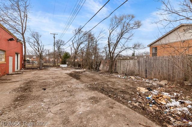 26110 Michigan Avenue, Inkster, MI 48141