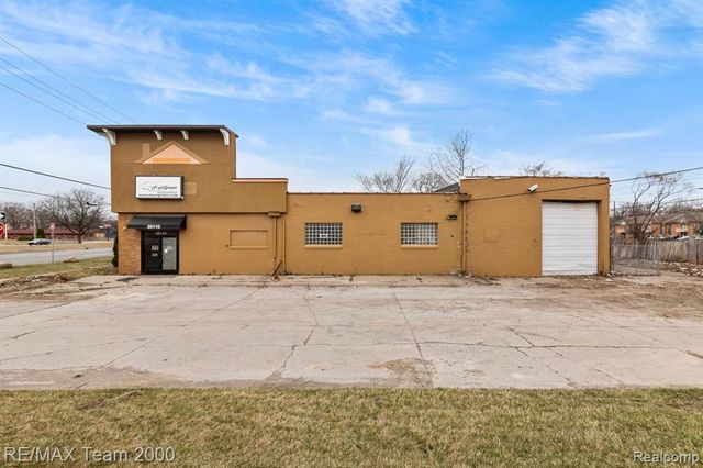 26110 Michigan Avenue, Inkster, MI 48141