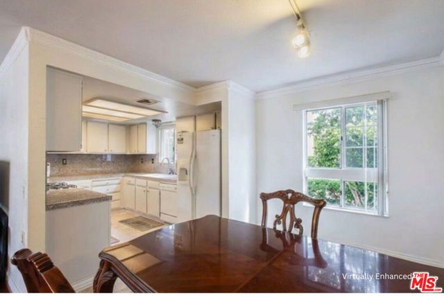 2741 Hermosa Avenue B, Montrose, CA 91020