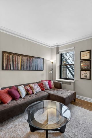 210 W 103rd St Apt 5B, New York City, NY 10025