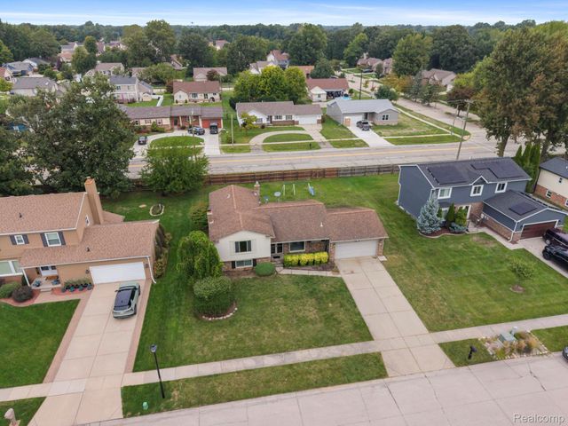 38684 Meadowlawn Street, Wayne, MI 48184