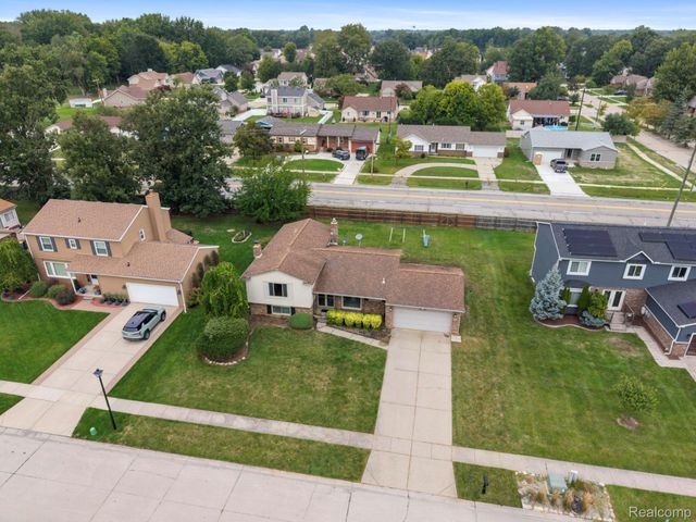 38684 Meadowlawn Street, Wayne, MI 48184