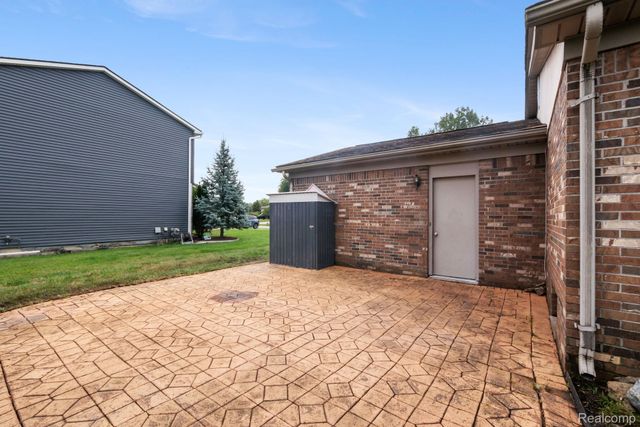 38684 Meadowlawn Street, Wayne, MI 48184