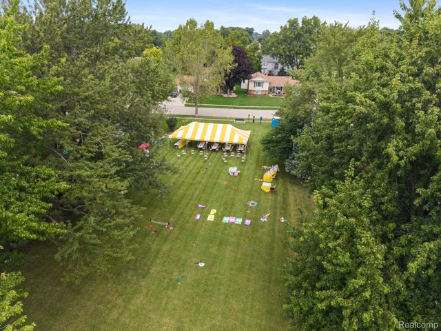 38684 Meadowlawn Street, Wayne, MI 48184