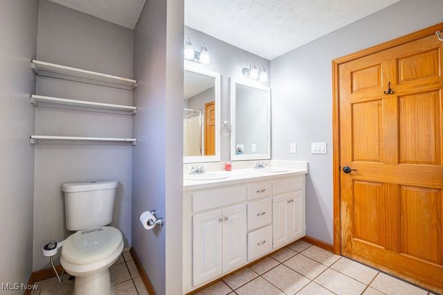 195 N Bruce Street, Little Hocking, OH 45742