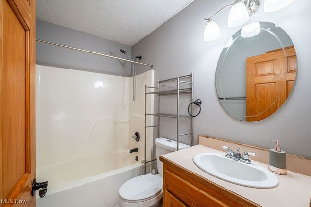 195 N Bruce Street, Little Hocking, OH 45742