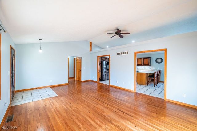 195 N Bruce Street, Little Hocking, OH 45742