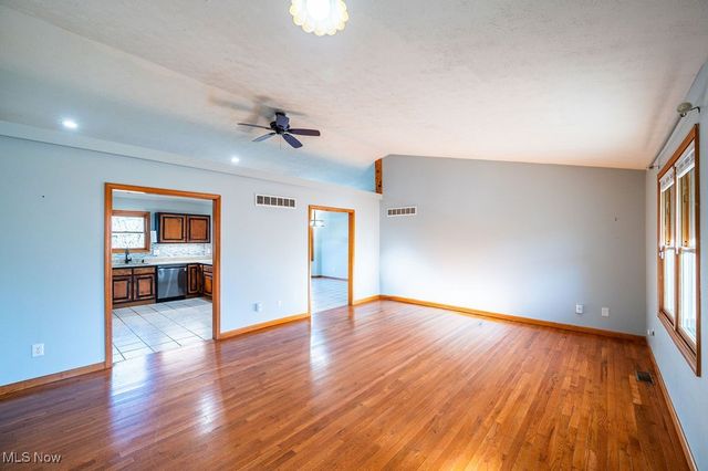 195 N Bruce Street, Little Hocking, OH 45742