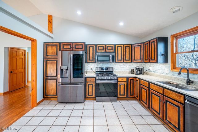 195 N Bruce Street, Little Hocking, OH 45742