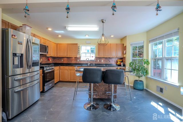 16 Hawthorne Road, North Brunswick, NJ 08902