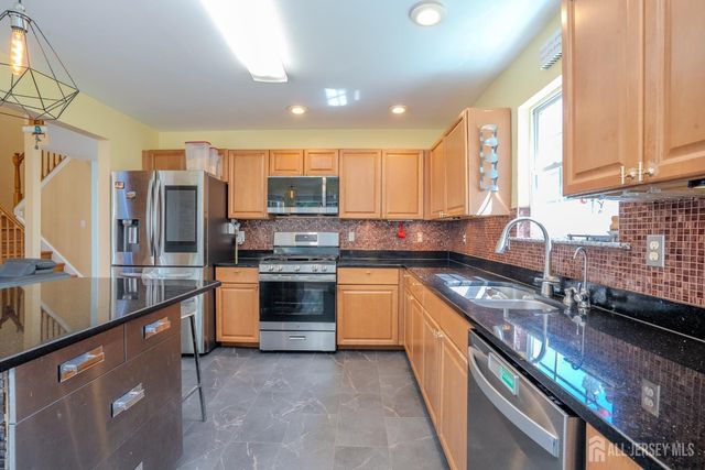 16 Hawthorne Road, North Brunswick, NJ 08902