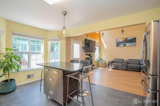 16 Hawthorne Road, North Brunswick, NJ 08902