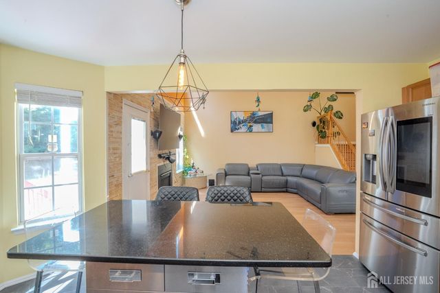16 Hawthorne Road, North Brunswick, NJ 08902