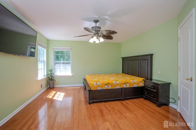 16 Hawthorne Road, North Brunswick, NJ 08902