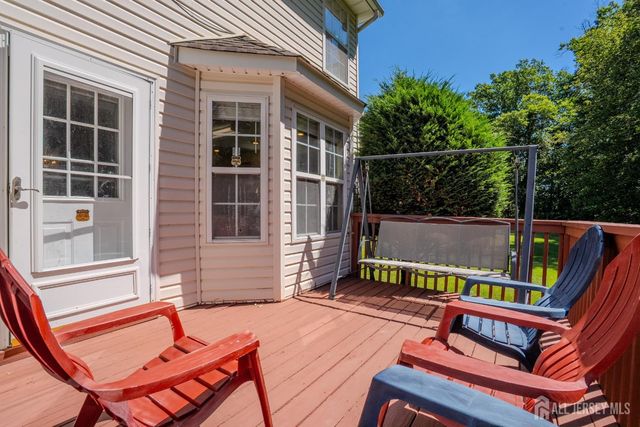16 Hawthorne Road, North Brunswick, NJ 08902