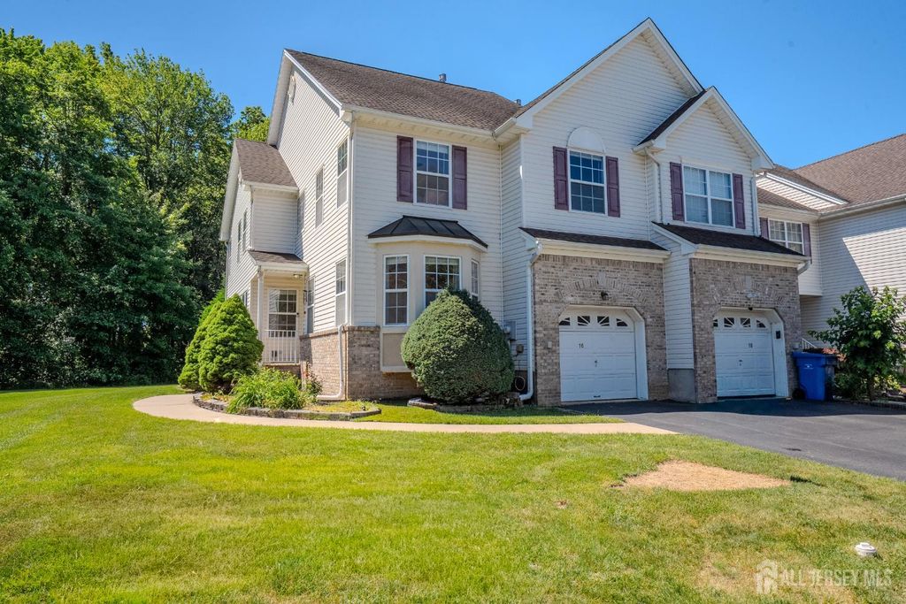 16 Hawthorne Road, North Brunswick, NJ 08902