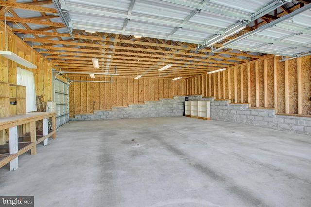 120 N WINDING RD, Wellsville, PA 17365