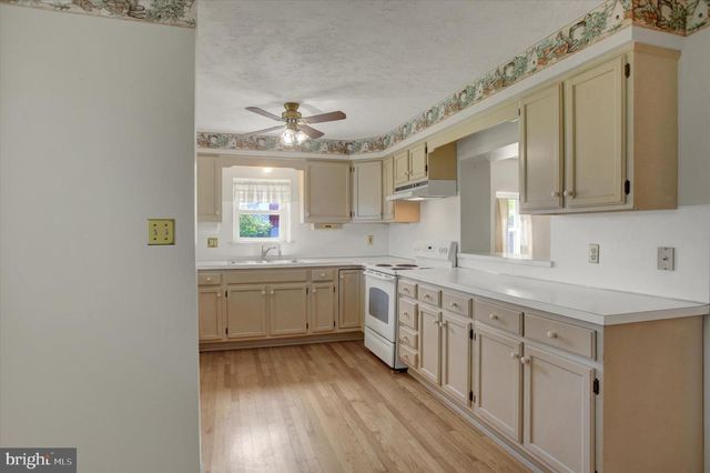 120 N WINDING RD, Wellsville, PA 17365