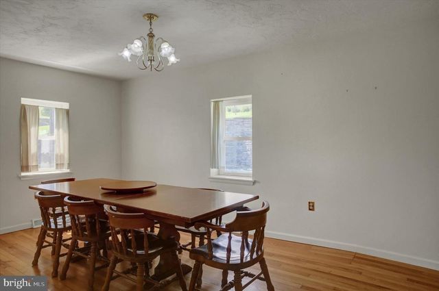 120 N WINDING RD, Wellsville, PA 17365