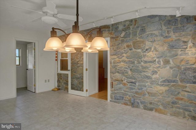 120 N WINDING RD, Wellsville, PA 17365