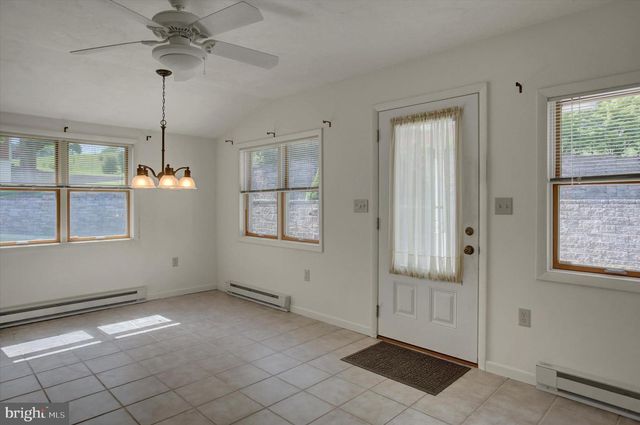 120 N WINDING RD, Wellsville, PA 17365
