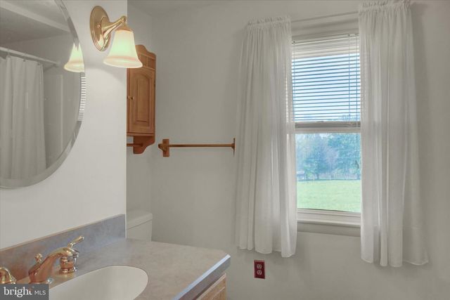 120 N WINDING RD, Wellsville, PA 17365