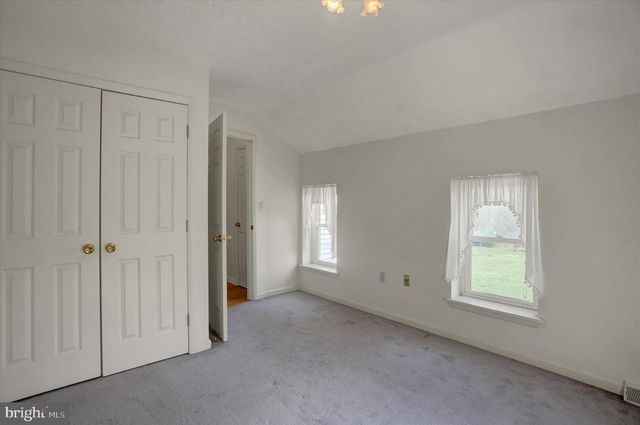 120 N WINDING RD, Wellsville, PA 17365