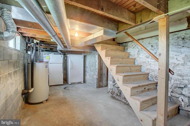 120 N WINDING RD, Wellsville, PA 17365