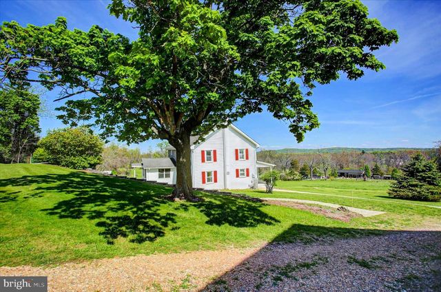 120 N WINDING RD, Wellsville, PA 17365