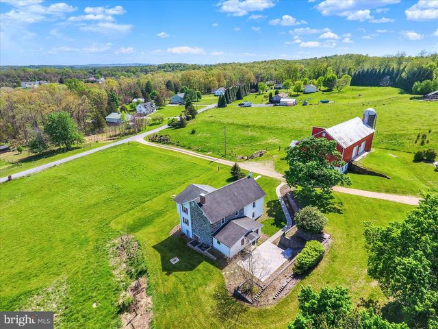 120 N WINDING RD, Wellsville, PA 17365
