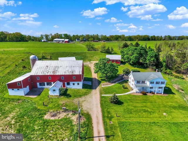 120 N WINDING RD, Wellsville, PA 17365