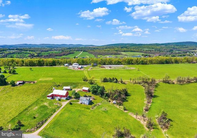 120 N WINDING RD, Wellsville, PA 17365