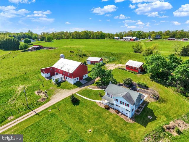 120 N WINDING RD, Wellsville, PA 17365