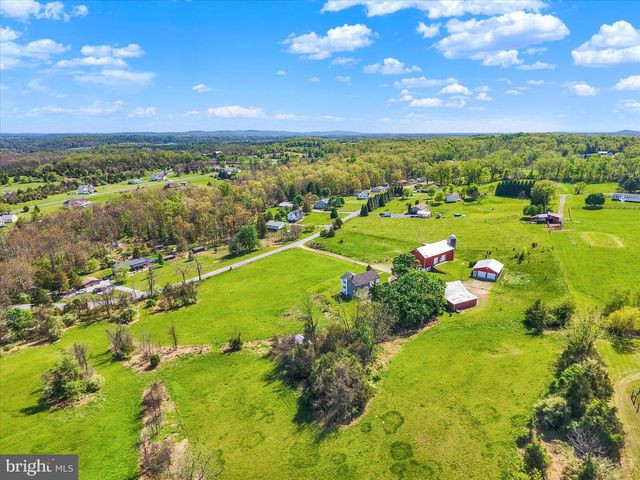 120 N WINDING RD, Wellsville, PA 17365