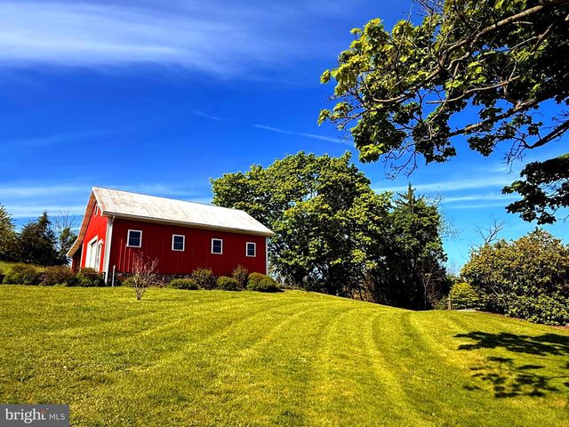 120 N WINDING RD, Wellsville, PA 17365