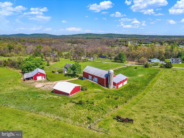 120 N WINDING RD, Wellsville, PA 17365