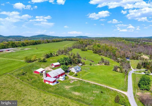 120 N WINDING RD, Wellsville, PA 17365