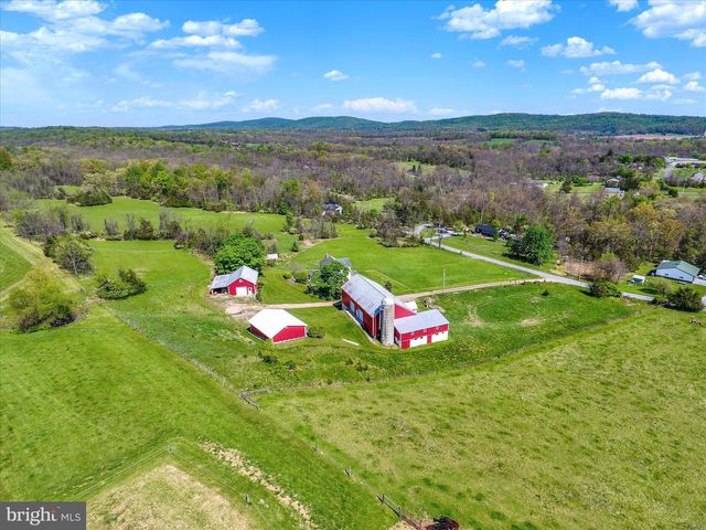 120 N WINDING RD, Wellsville, PA 17365
