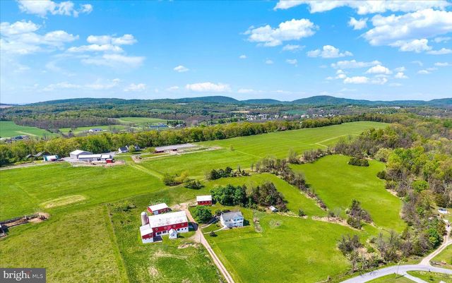 120 N WINDING RD, Wellsville, PA 17365