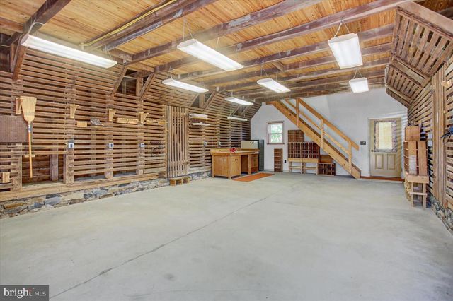 120 N WINDING RD, Wellsville, PA 17365