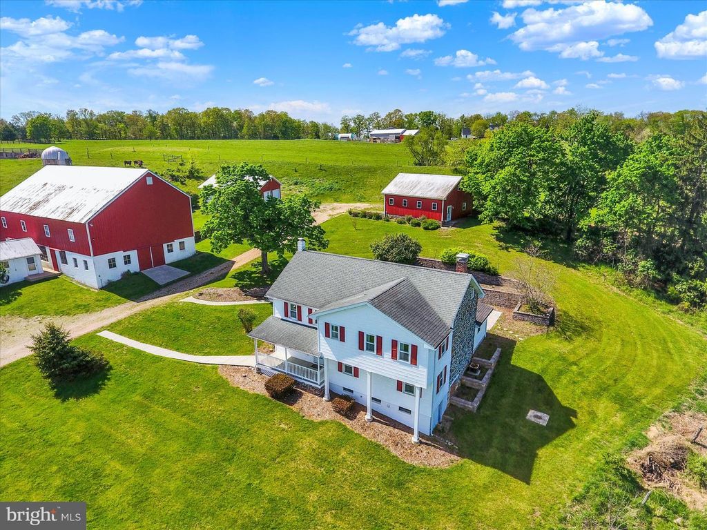 120 N WINDING RD, Wellsville, PA 17365
