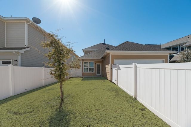 1425 Bull Street, Aubrey, TX 76227