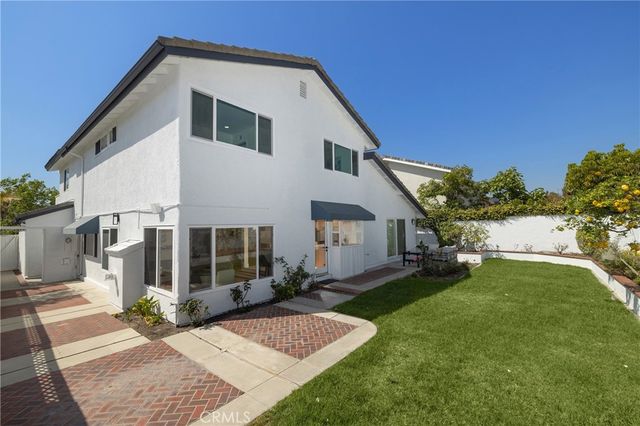 3834 Mistral, Huntington Beach, CA 92649